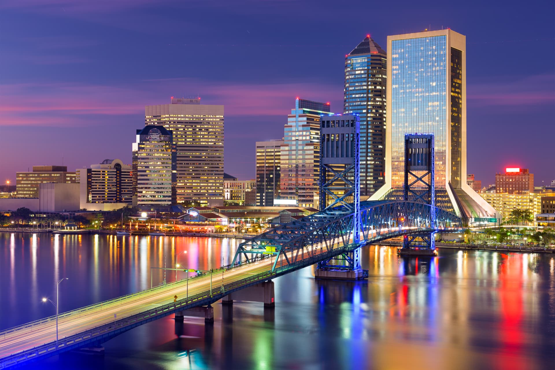 Jacksonville skyline and Main Street Bridge over the St. Johns River at dusk